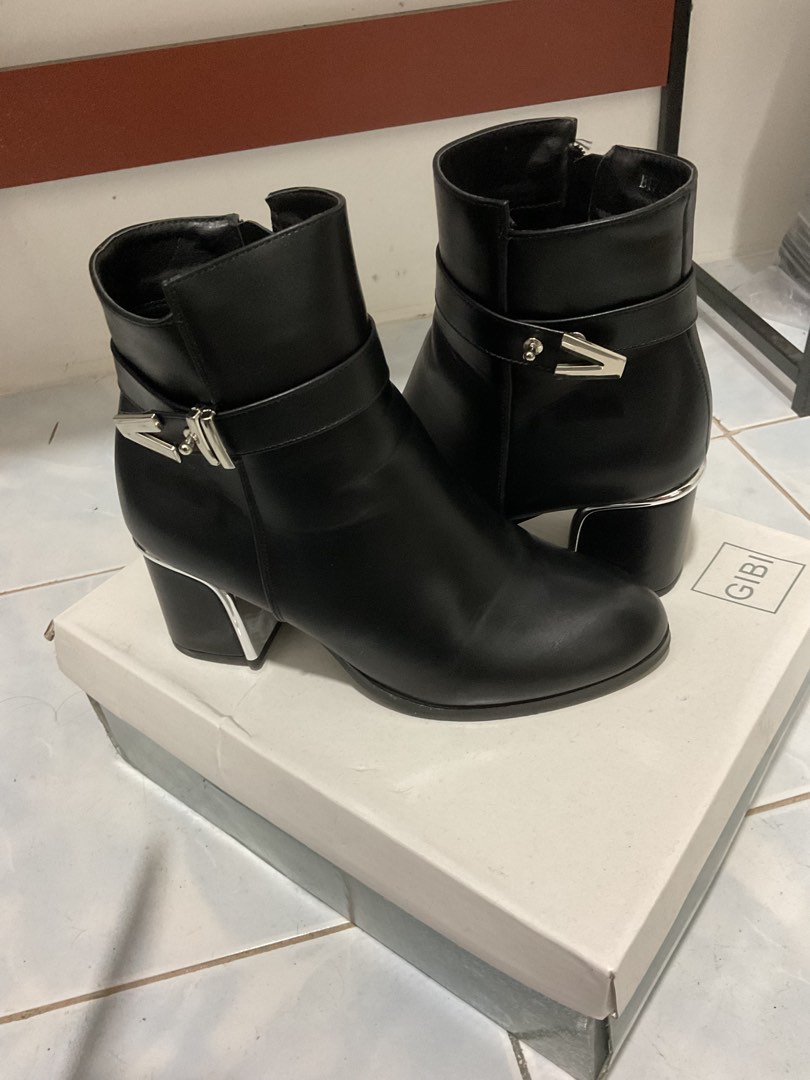 Gibi Boots on Carousell