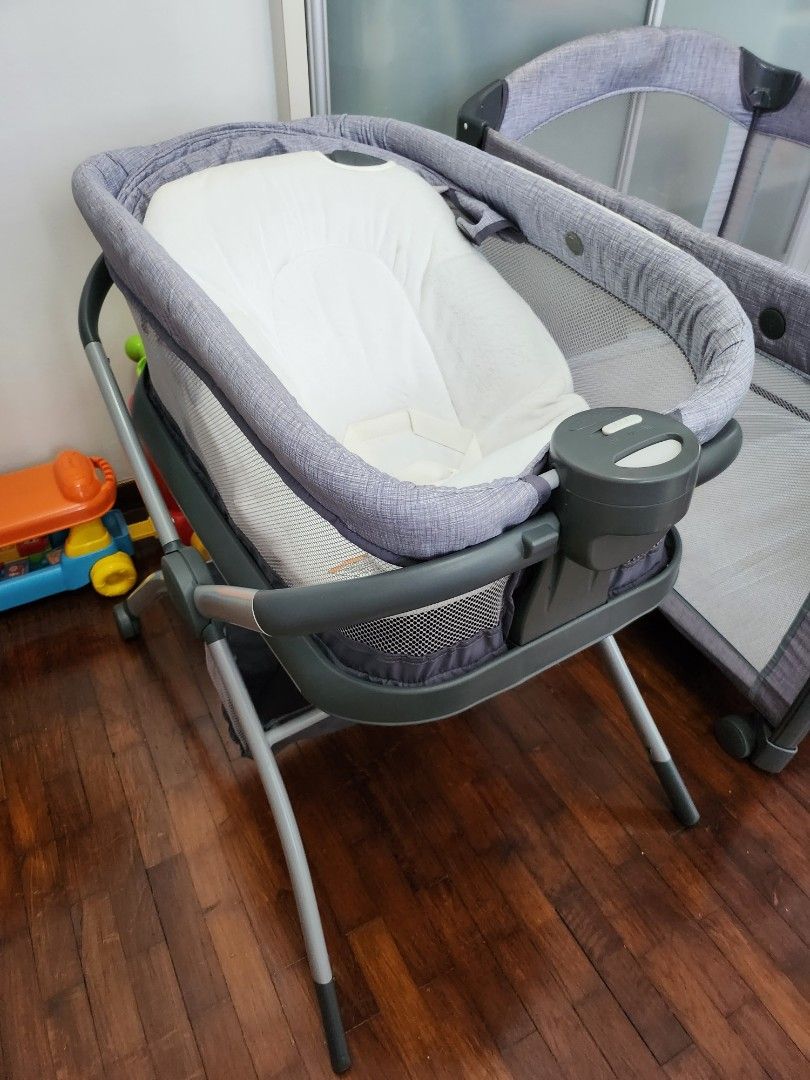 Graco pack n play travel cot and Babies & Kids, Baby Nursery & Kids Furniture, Cots