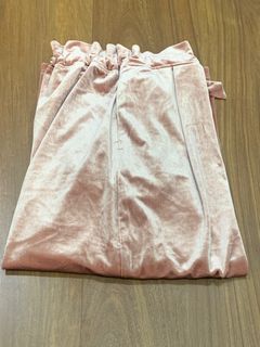 GU蜜桃粉絲絨八分寬褲