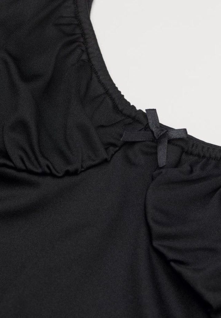 hu0026m black tank top, Women's Fashion, Tops, Sleeveless on Carousell