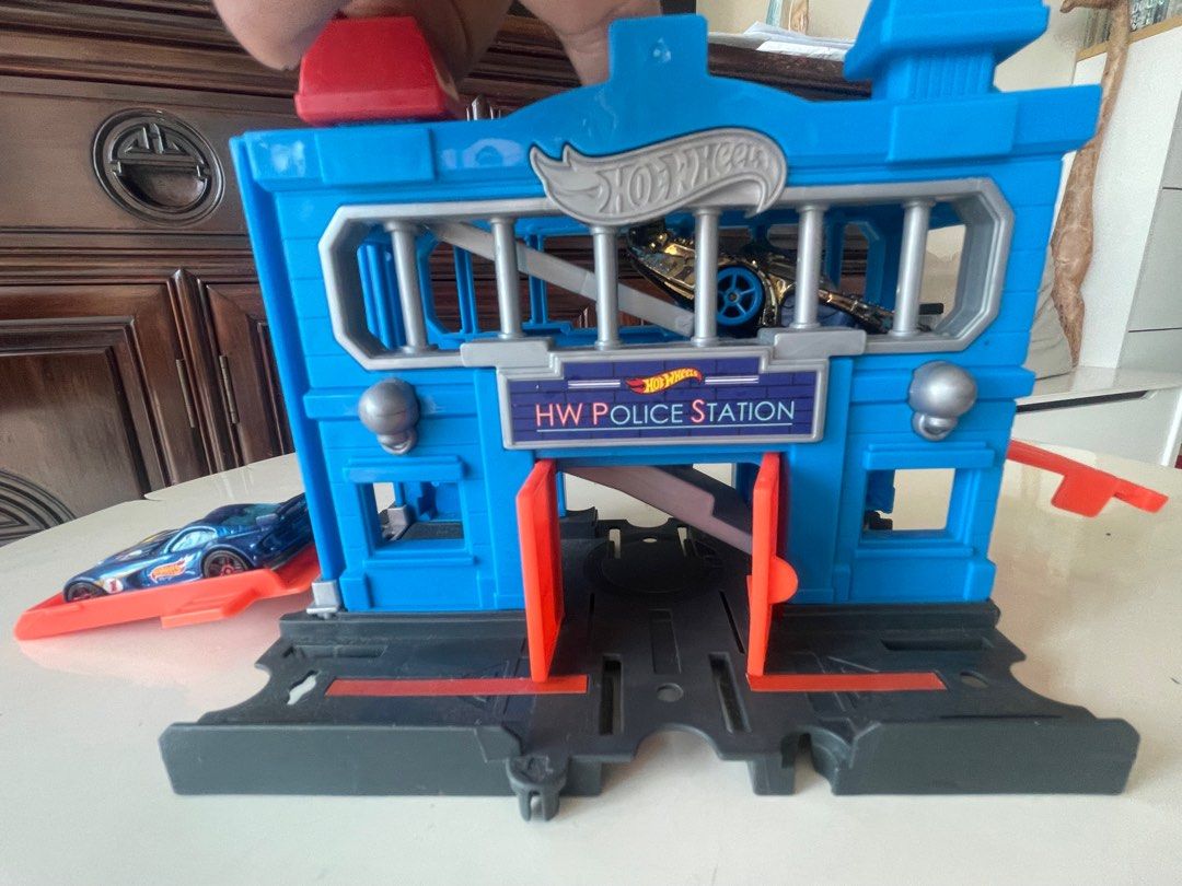 Hot wheels Police Station, Hobbies & Toys, Toys & Games on Carousell
