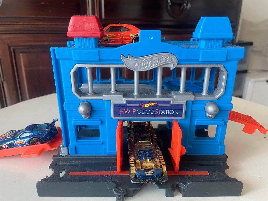 Hot wheels Police Station, Hobbies & Toys, Toys & Games on Carousell