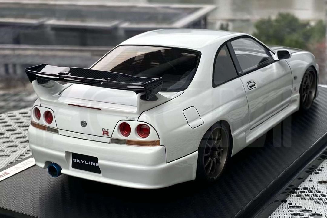 ignition 1/18 日產 Nissan GTR R33 Skyline & BCN CRS 樹脂硬窗材料 白色碳蓋/金屬灰色, 興趣及 ...