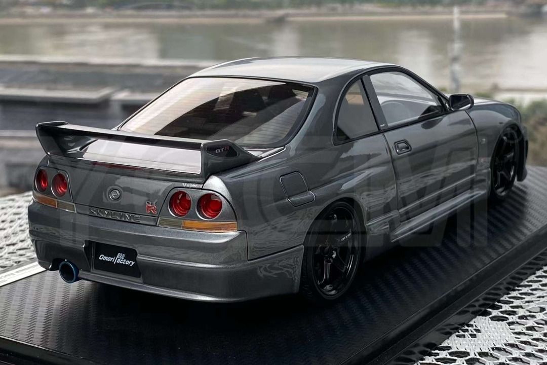 ignition 1/18 日產 Nissan GTR R33 Skyline & BCN CRS 樹脂硬窗材料 白色碳蓋/金屬灰色, 興趣及 ...