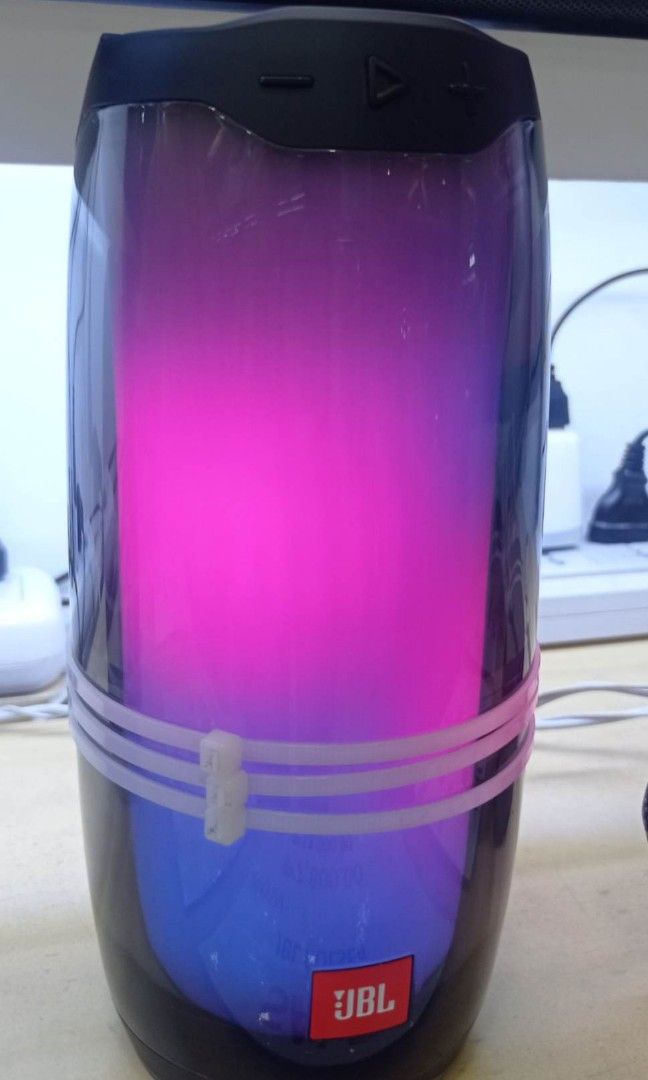 Jbl speaker, Audio, Soundbars, Speakers & Amplifiers on Carousell