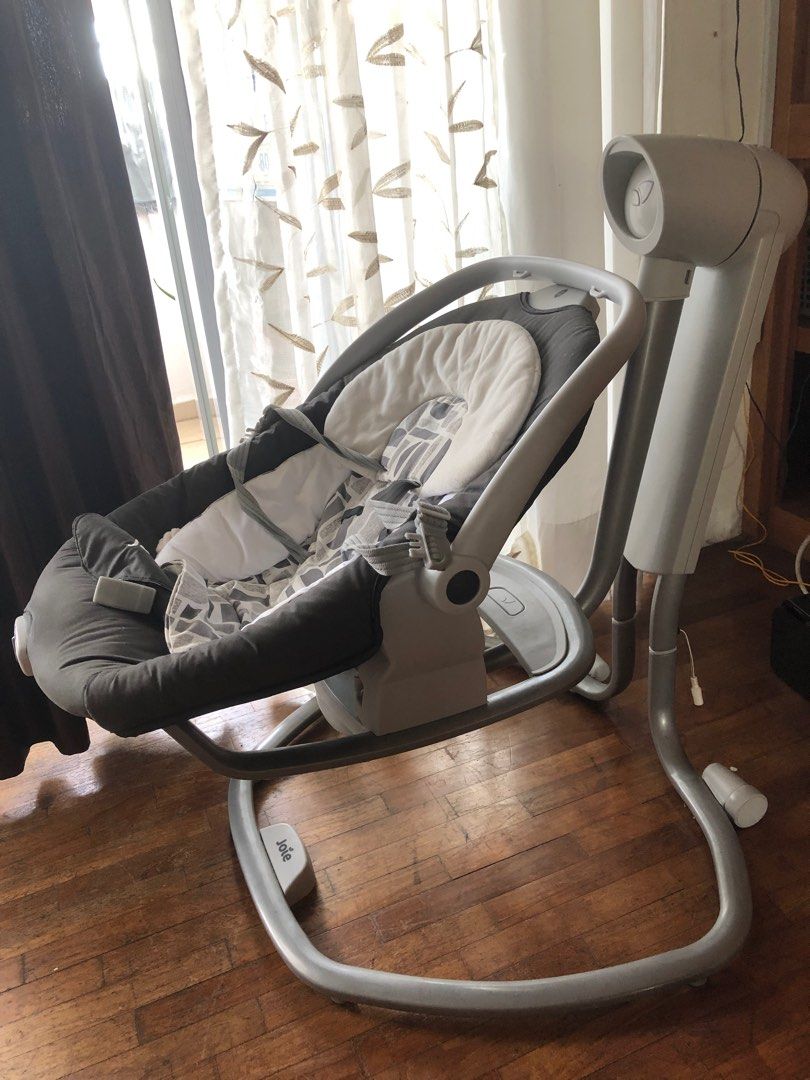 Joie Swing like new, Babies & Kids, Baby Nursery & Kids Furniture