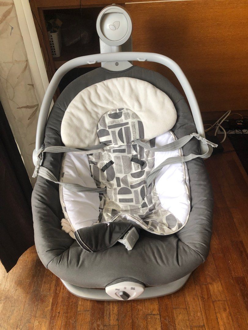 Joie Swing like new, Babies & Kids, Baby Nursery & Kids Furniture