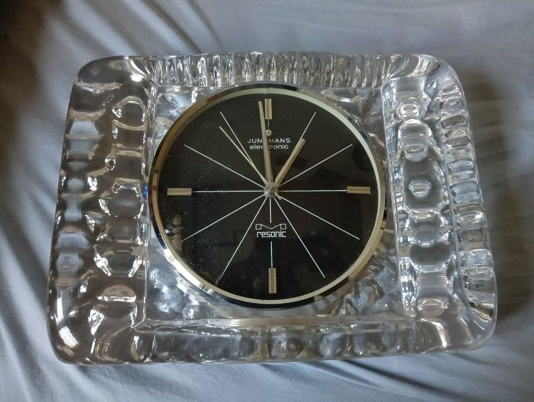 Junghans clock crystal glass (Category: Everything Else Others) located in Iligan City. Submitted by mei.oredalas (Listing ID 1226890734, Image 1). Description: 4.3 kilos , makapal and mabigat 7 inch h, 9 inch width resonic as is where is. needs cleaning.