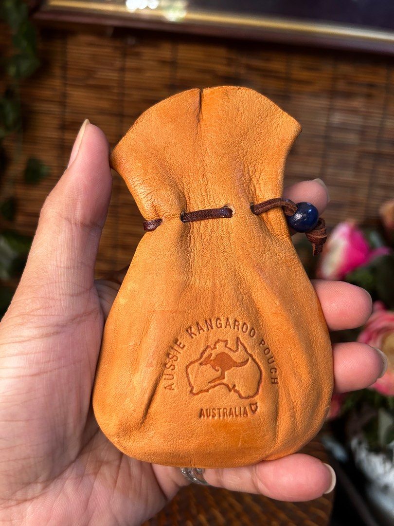 Kangaroo scrotum makes for a nice purse | Dave Learning Stuff