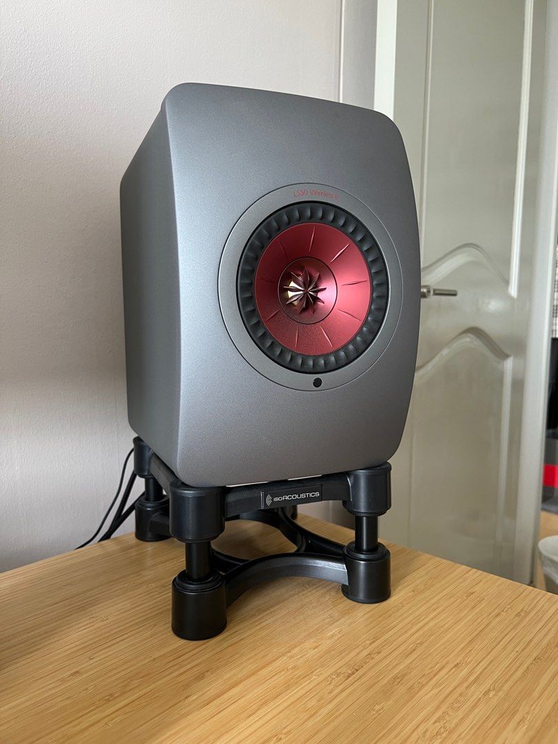 Isoacoustics aperta kef ls50 hotsell wireless