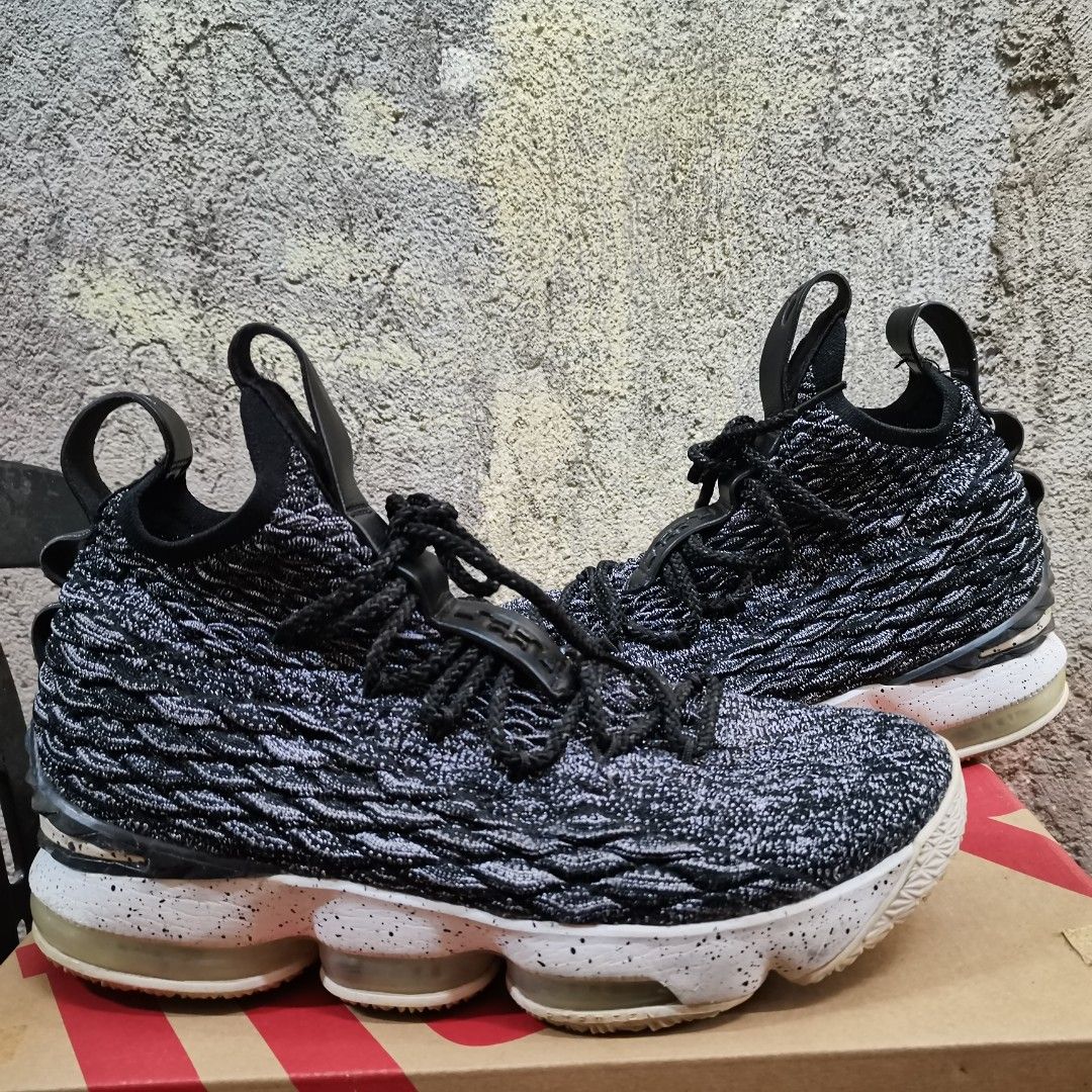 Lebron 15 ashes footlocker deals
