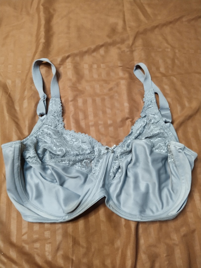 Lilyette 40DD, Women's Fashion, New Undergarments & Loungewear on Carousell