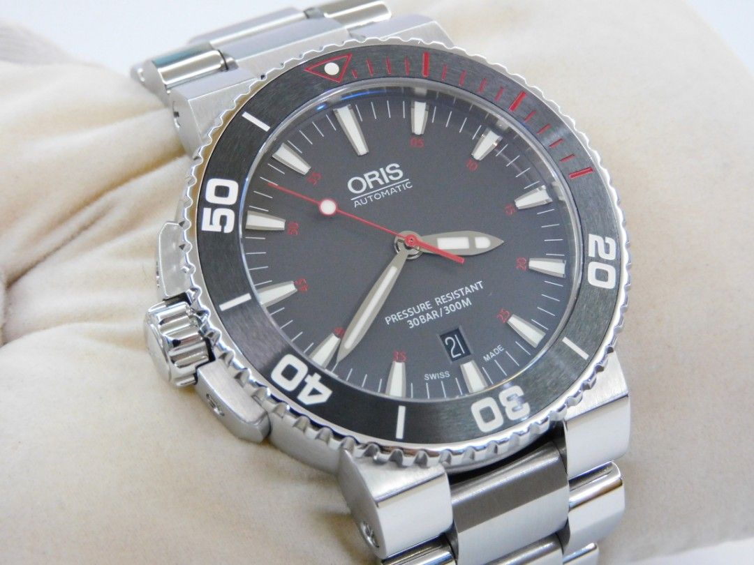 Oris aquis red limited edition hot sale