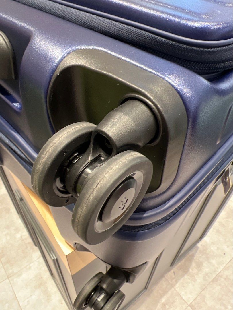 LOJEL wheel Cubo luggage, Hobbies & Toys, Travel, Luggage on Carousell