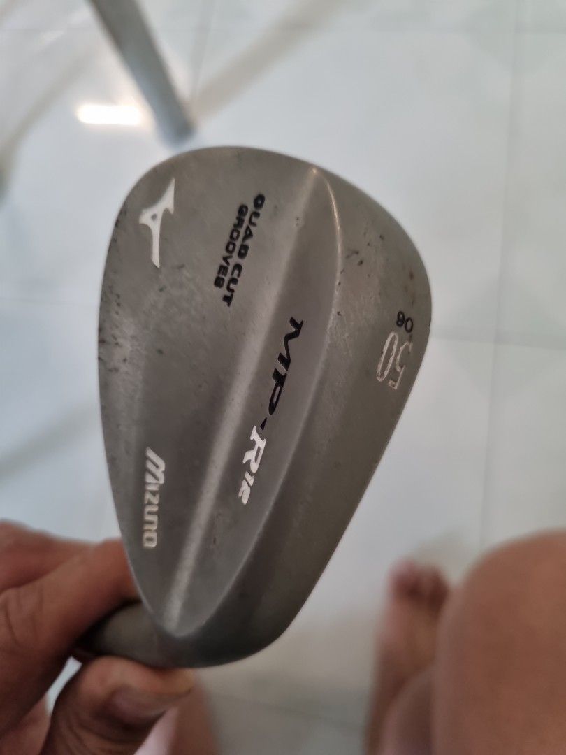 Mizuno MP R12 wedge Sports Equipment Sports Games Golf on
