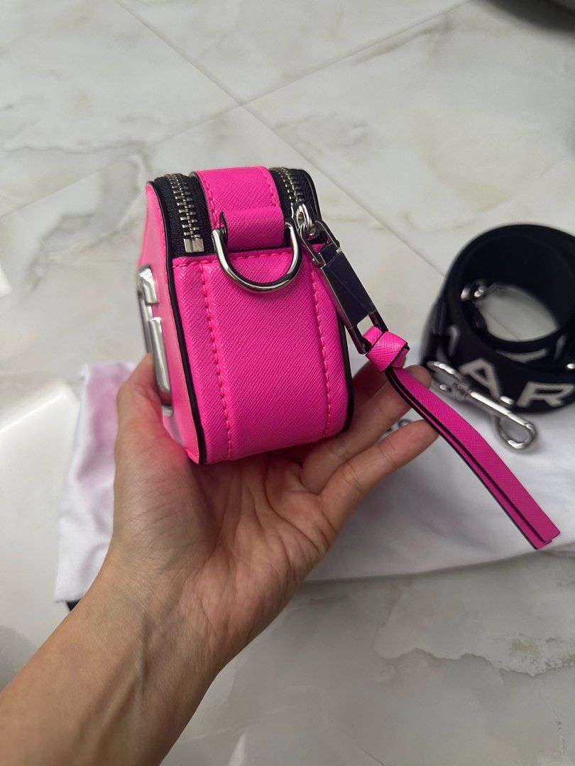MJ Camera Bag Neon Pink Color (Category: Luxury Bags & Wallets) located in San Fernando. Submitted by AuthenticFindsbylei (Listing ID 1227994959, Image 3). Description: Brand-new Condition. May tape pa ang zipper . Authentic . Personal Bag.. no hairlines sa hardware. 😊😊😊.