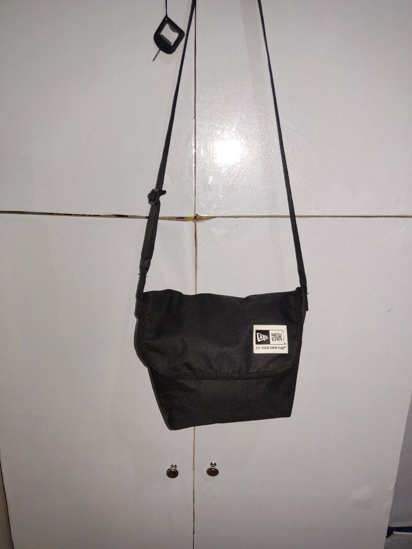 New era sling bag (Category: Sling Bags) located in Baliuag. Submitted by eduarddelacruz2002-83471 (Listing ID 1228021532, Image 2). Description: .