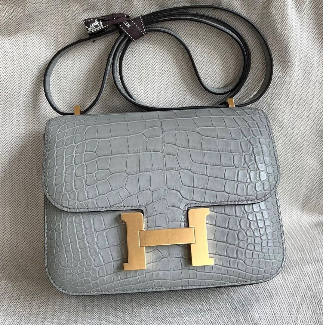 SOLD OUT** NEW HERMES Constance Mini 18 Ostrich / Gris Perle / GHW