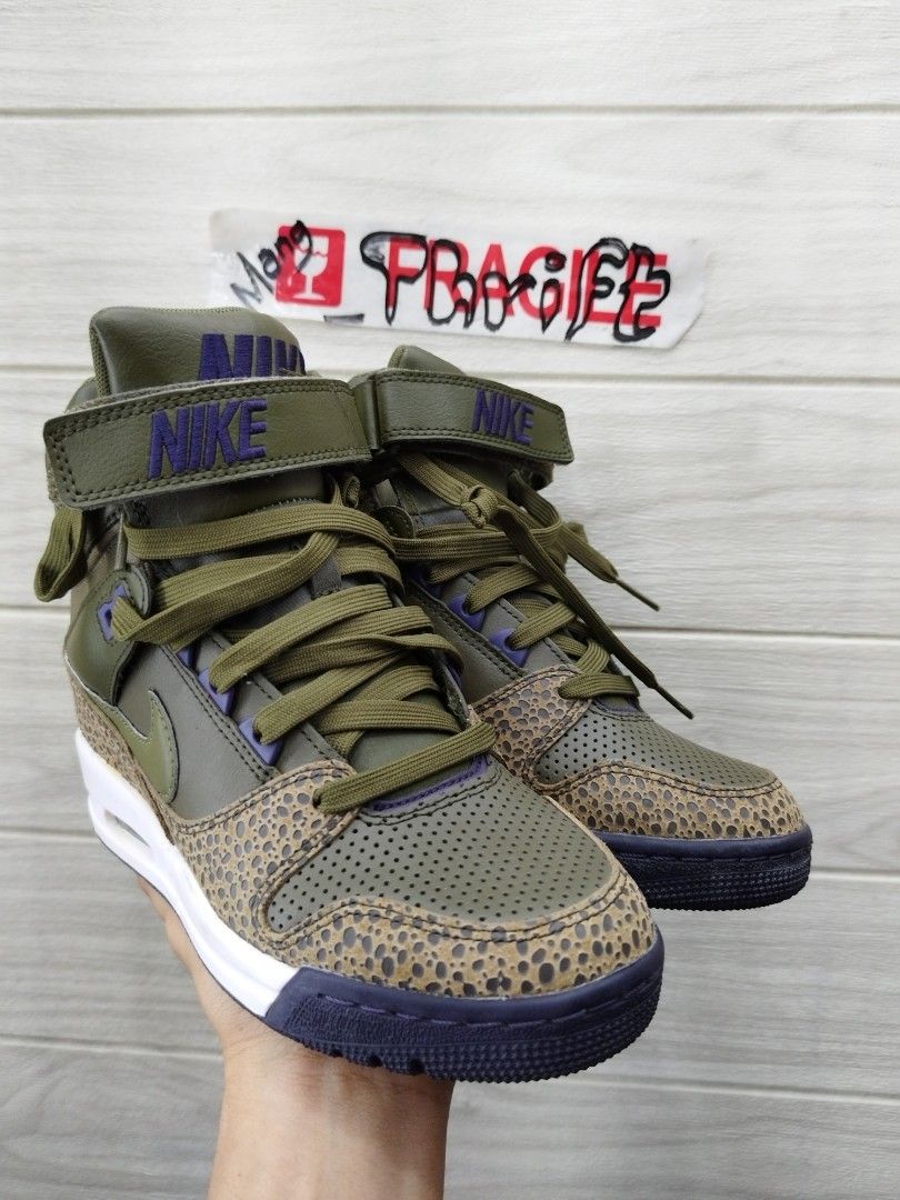 Nike air revolution sky high online