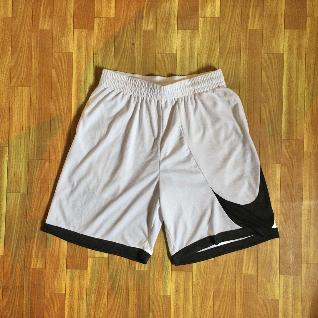 Nike big swoosh, Men's Fashion, Activewear on Carousell