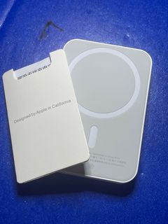 Original iPhone battery pack mag safe