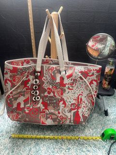 A Pop Of Red With My Folli Follie Bag – JacquardFlower