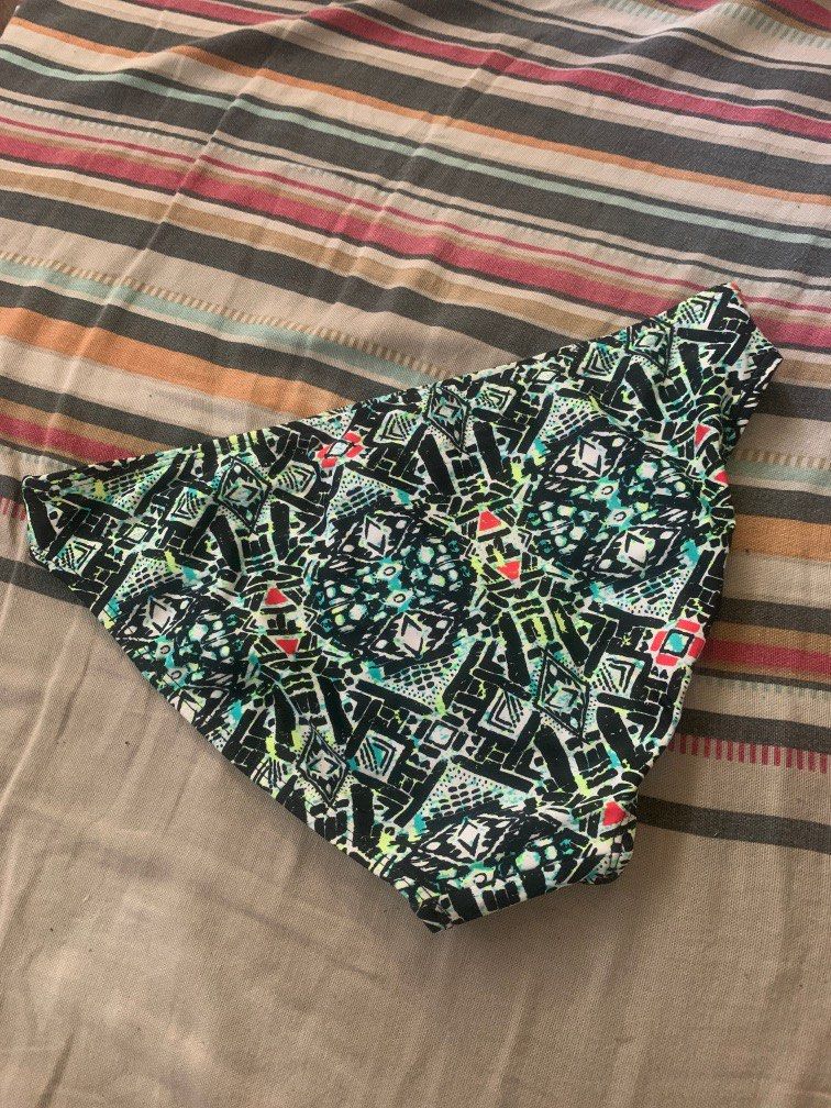 Printed bikini (Category: Bikinis & Swimsuits) located in Las Pinas. Submitted by tyrastyle (Listing ID 1227927741, Image 3). Description: Used once only HQ swimsuit!!! Underwire bikini top S-M .