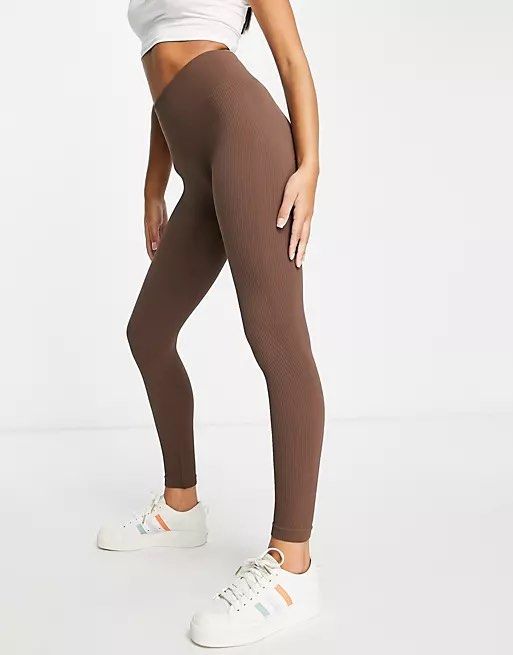 Pull& Bear high waisted seamless Visit leggings in chocolate, Women's  Fashion, Bottoms, Jeans & Leggings on Carousell