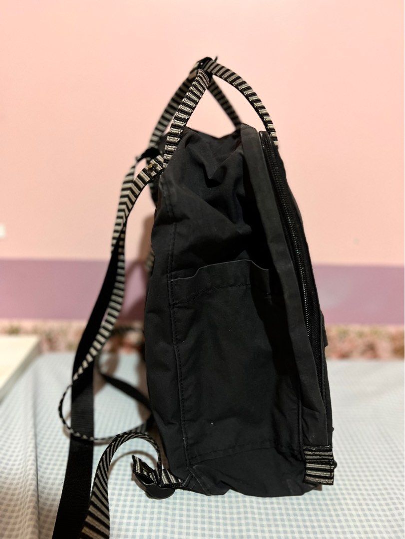 Black striped kanken on sale backpack