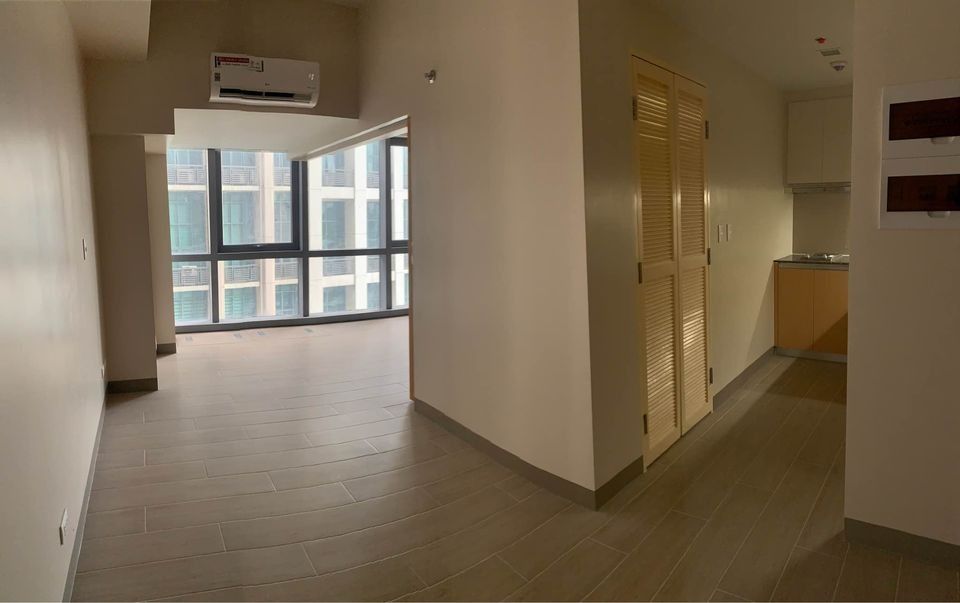 RENT TO OWN Exec. Studio RFO UNIT WITH BIG DISCOUNT, Property, For Sale,  Apartments & Condos on Carousell