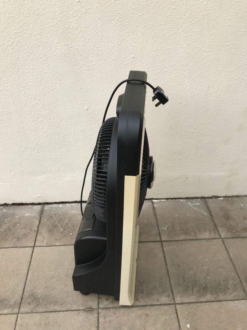 Roman air circulation fan. All functions working. Ioniser, mist