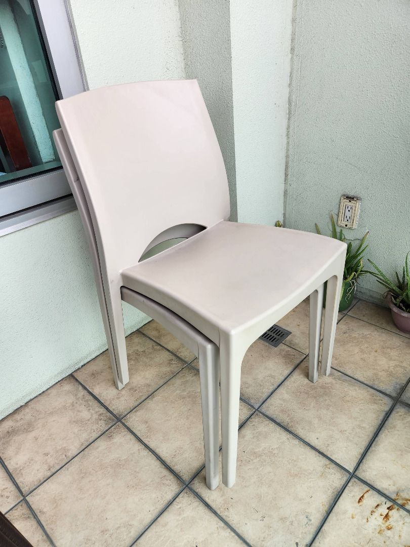 RUSH Uratex chairs 4 Belleza Armchair 2 Brooklyn Total 6