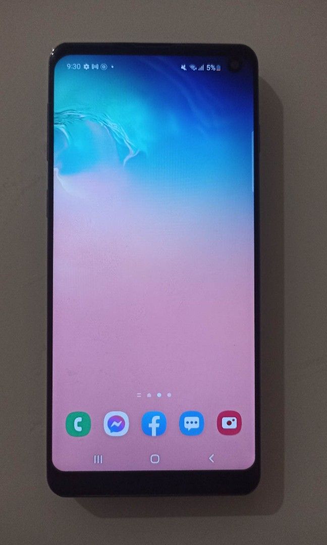 Samsung Galaxy S10 (Category: Samsung) located in Taguig. Submitted by lancelance80235 (Listing ID 1228015540, Image 3). Description: Helping a friend. For Sale Samsung Galaxy S10, 8128Gb Super Smooth sa Online Games etc. From 32k down to 13k may last price pag sure buyer. Pm sa interesado. Loc New Lower Taguig (Price is Negotiable basta sure buyer).