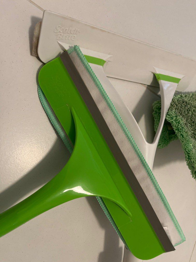 Scotch Brite window cleaning, Furniture & Home Living, Cleaning