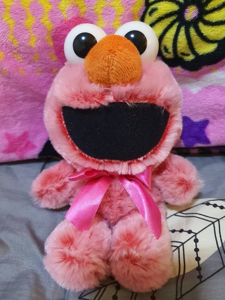 Sesame Street Pink Elmo, Hobbies & Toys, Toys & Games on Carousell