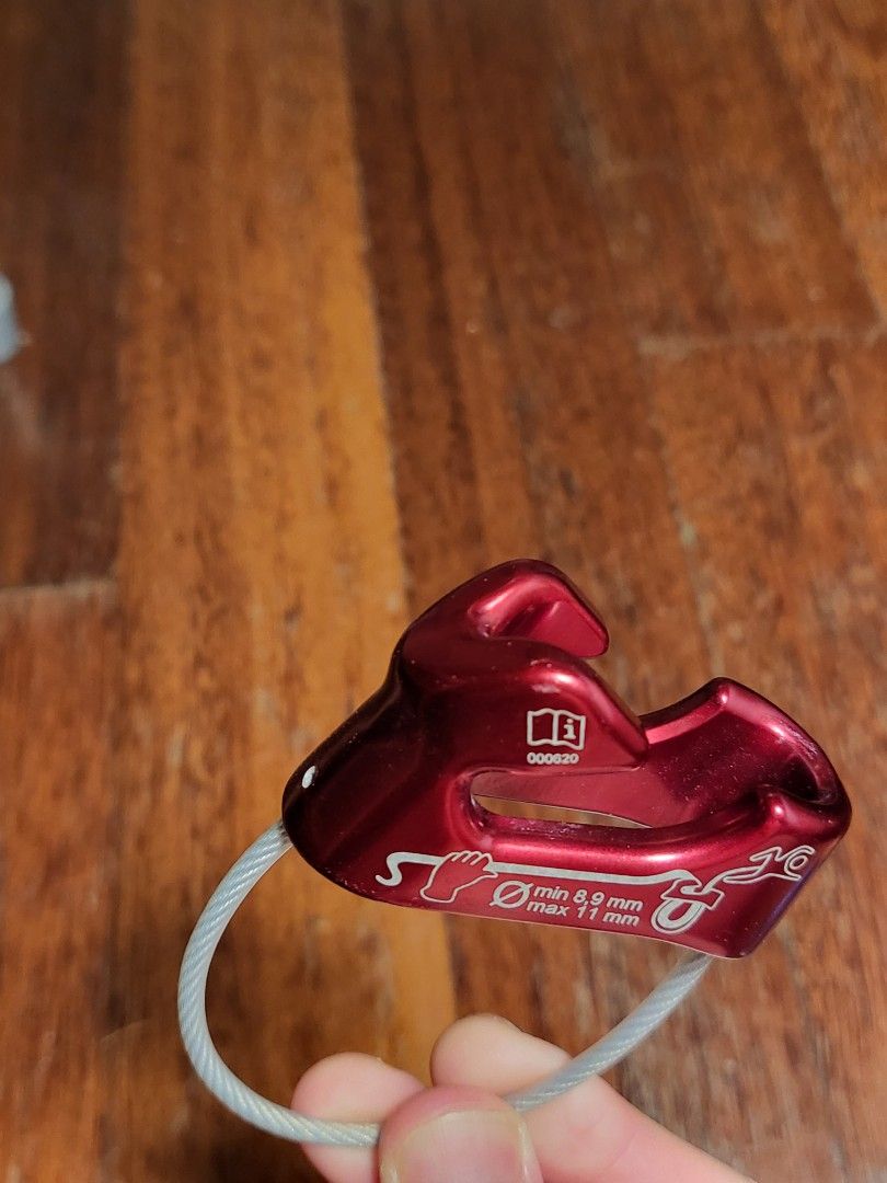 Simond Karo Tubular Belay Device, Sports Equipment, Hiking & Camping on