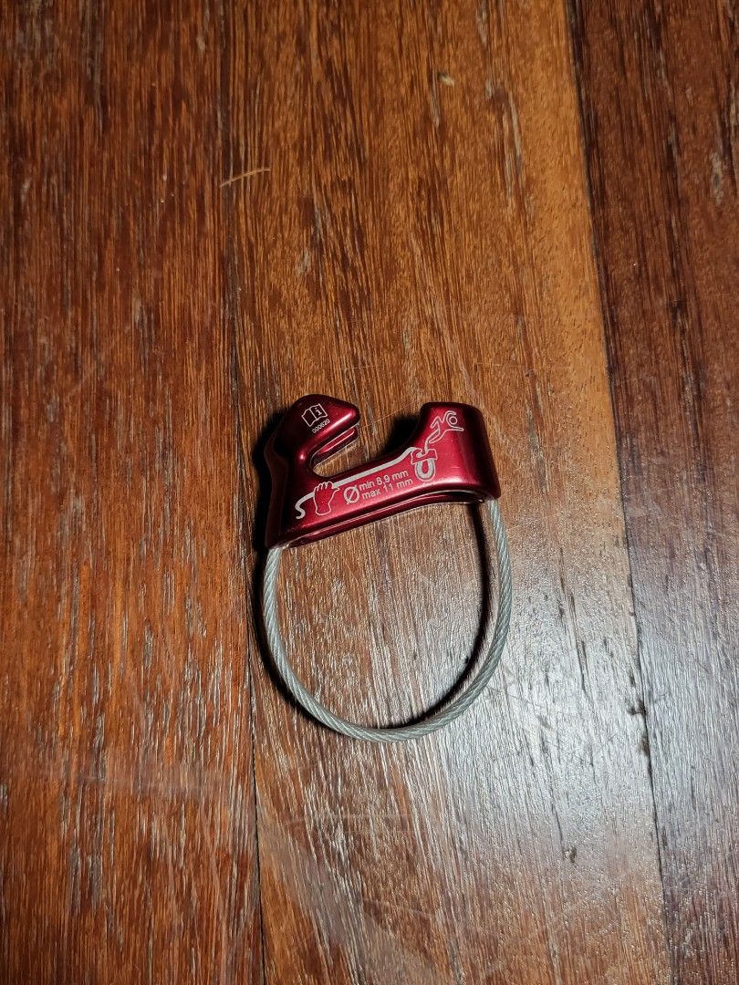 Simond Karo Tubular Belay Device, Sports Equipment, Hiking & Camping on