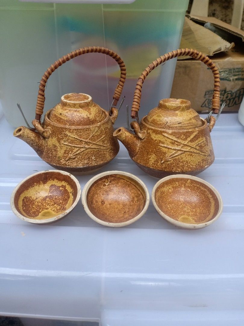 Small kettle and cup set (Category: Coffee & Tea Tableware) located in Baguio. Submitted by nira0007 (Listing ID 1227981399, Image 2). Description: earthen kettle and cup set -2 kettles -5 cups (kettle cover can also serve as cup) *measurements and more pics available upon request.