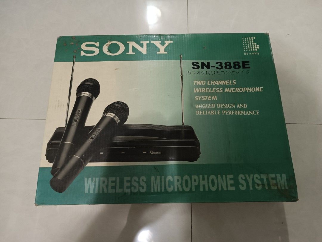 Sony wireless microphone system two channels, Audio, Microphones on