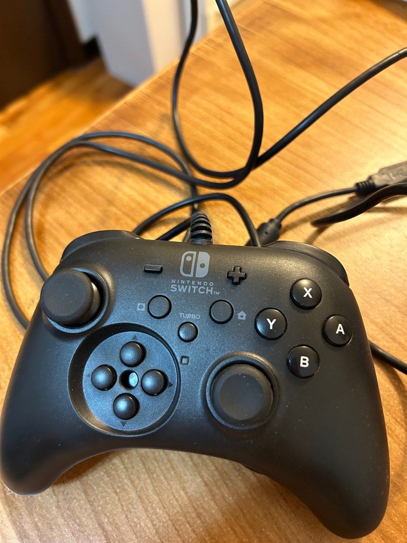 Switch Pro Controller (with wire) （分類：手掣）位於 Hong Kong。 由 ax9988 提交（商品編號 1228015505，圖片 2）。簡介： Like new Nintendo Switch pro controllers, with USB plug。