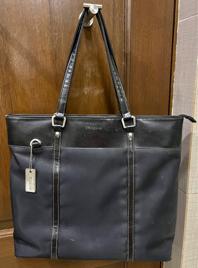 TARGUS LAPTOP BAG, Women's Fashion, Bags & Wallets, Tote Bags on Carousell