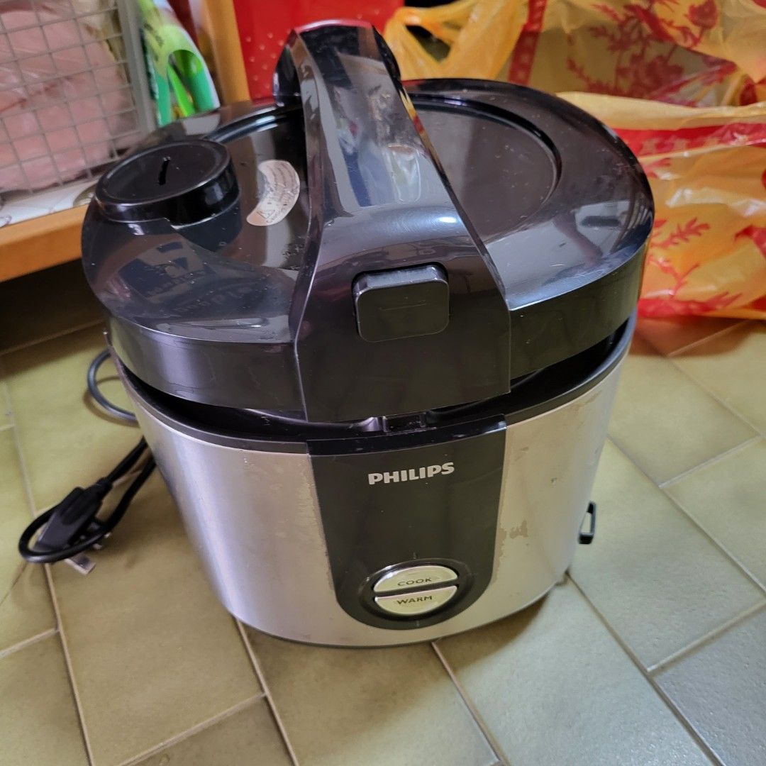Used 2l rice cooker, TV & Home Appliances, Kitchen Appliances, Cookers