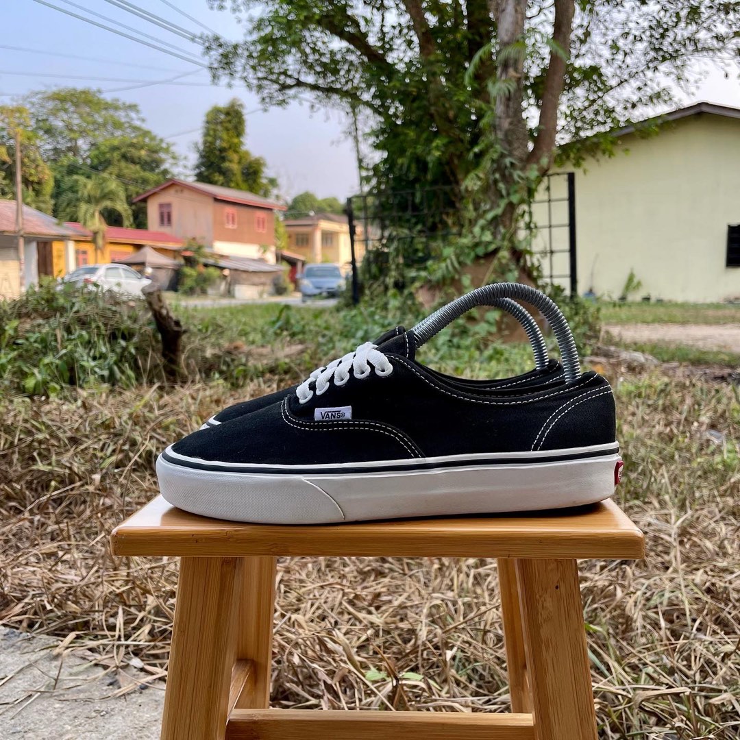 Vans Authentic Classic 6.5UK Men s Fashion Footwear Sneakers on Carousell