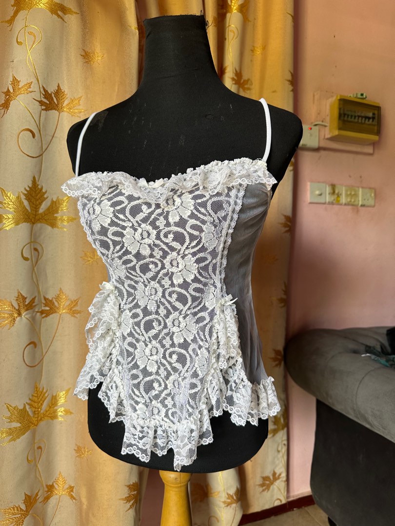 Vintage ruffle camisole, Women's Fashion, New Undergarments