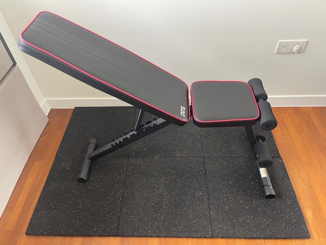 Workout Bench and heavy duty floor mats