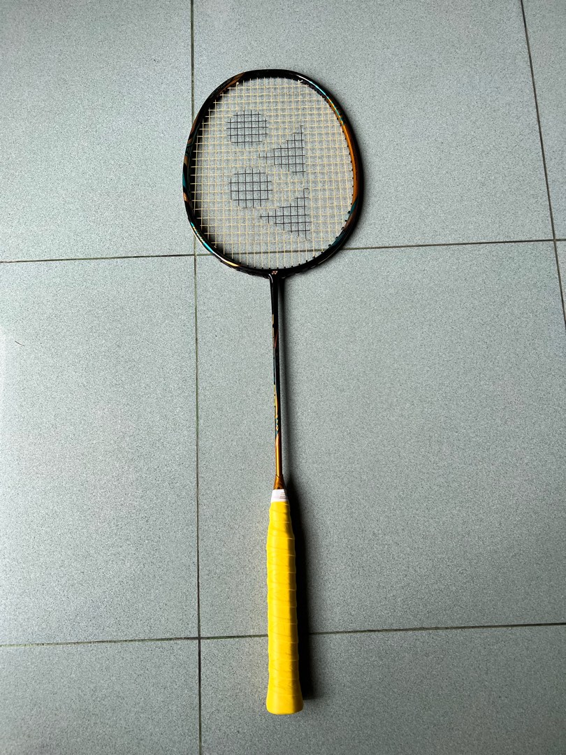 アストロクス88D プロ 3UG5 バドミントンラケットヨネックス