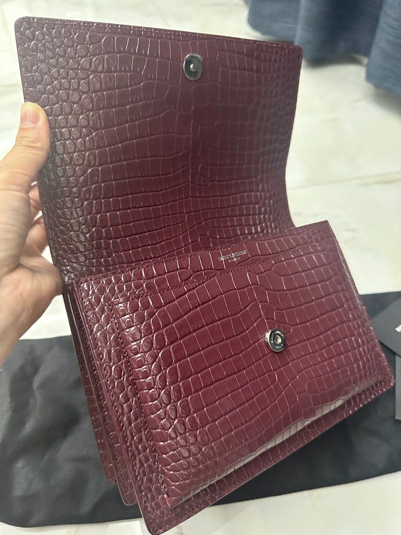 YSL sunset 2 way bag croc and silver hardware (Category: Luxury Bags & Wallets) located in San Fernando. Submitted by AuthenticFindsbylei (Listing ID 1227993670, Image 2). Description: Like new condition. With dust bag and cards. Personal bag. Di nagagamit😊😊🤭Authentic Bag.