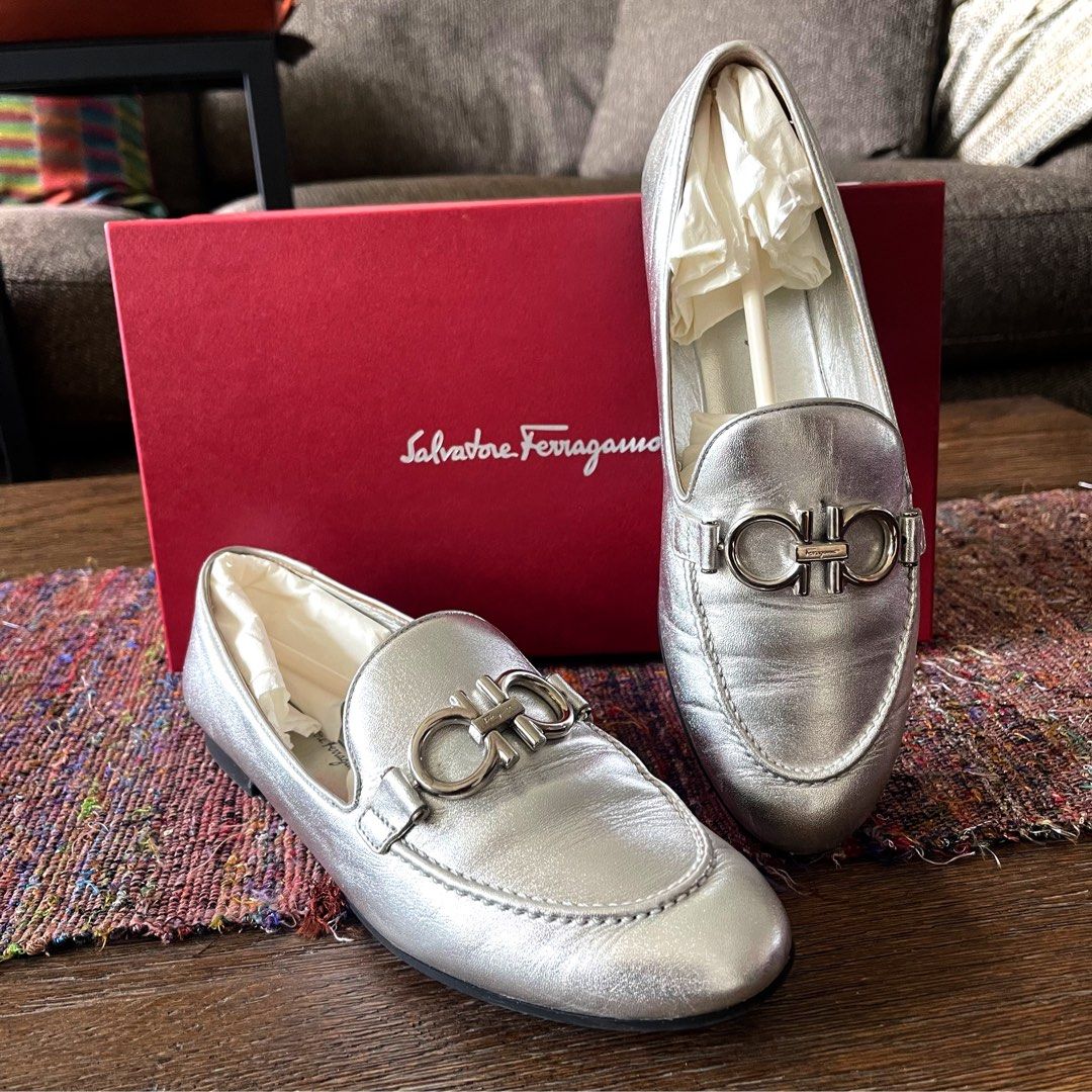 ✨Salvatore Ferragamo Reo 70  ✨ ✨Salvatore Ferragamo Reo 70 ✨