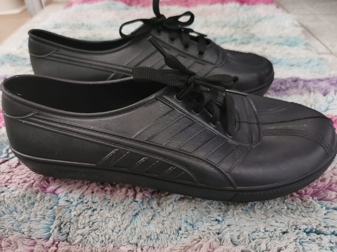 Adidas kampung shoe, Men's Fashion, Footwear, Sneakers on Carousell