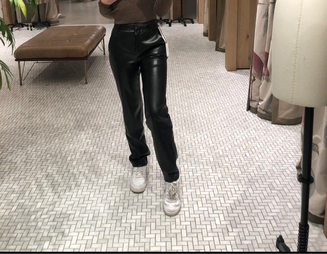 Aritzia Melina pants, Women's Fashion, Watches on Carousell